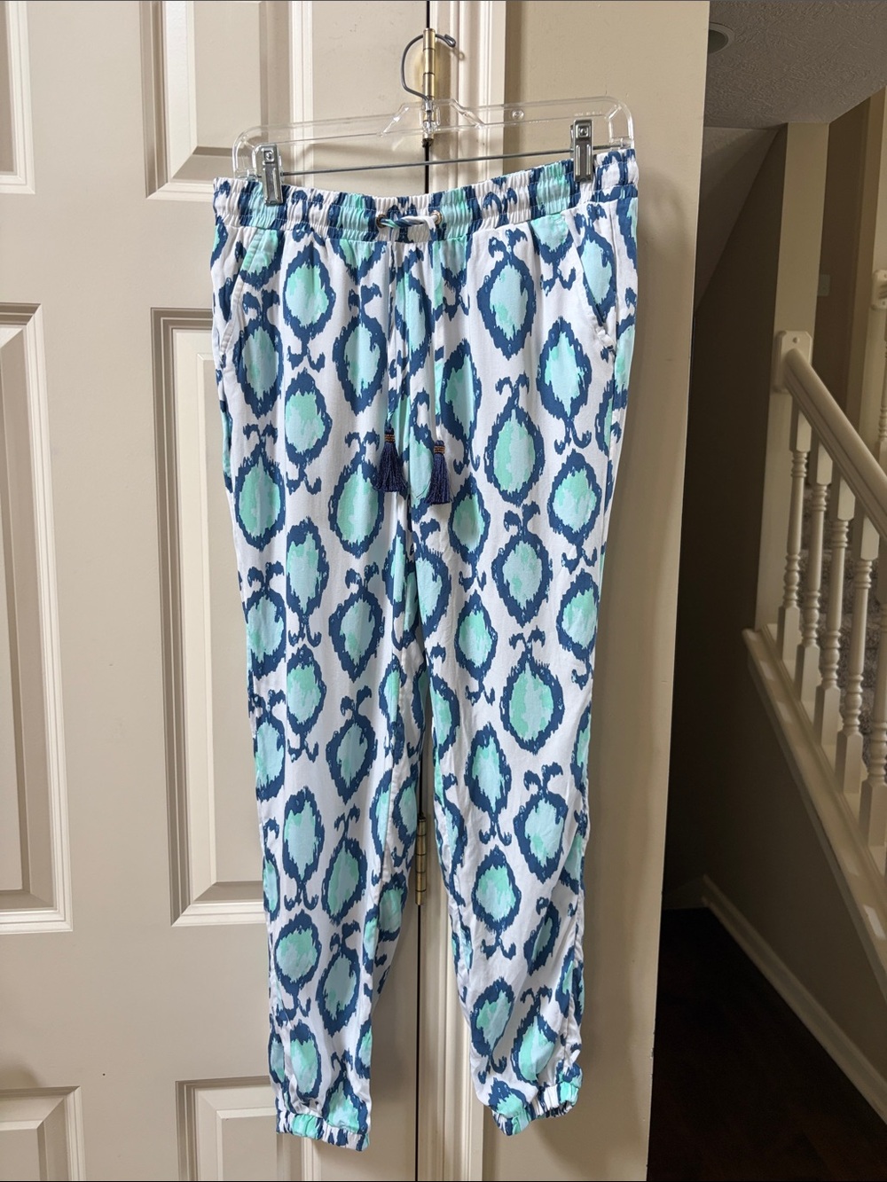 Lilly Pulitzer White Navy & Aqua Patterned Piper pull on Jogger Pants, small